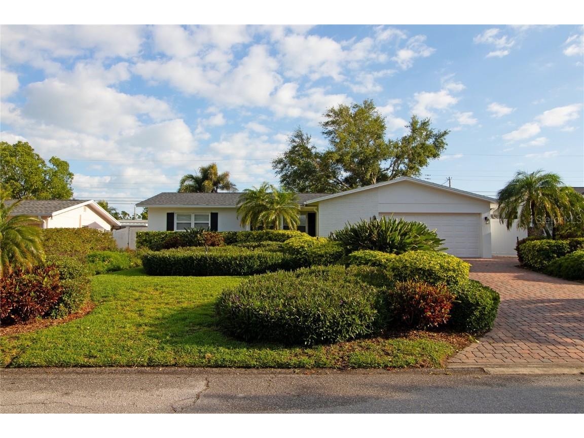 13807 83rd Place Seminole FL 33776 TB8373595 image1