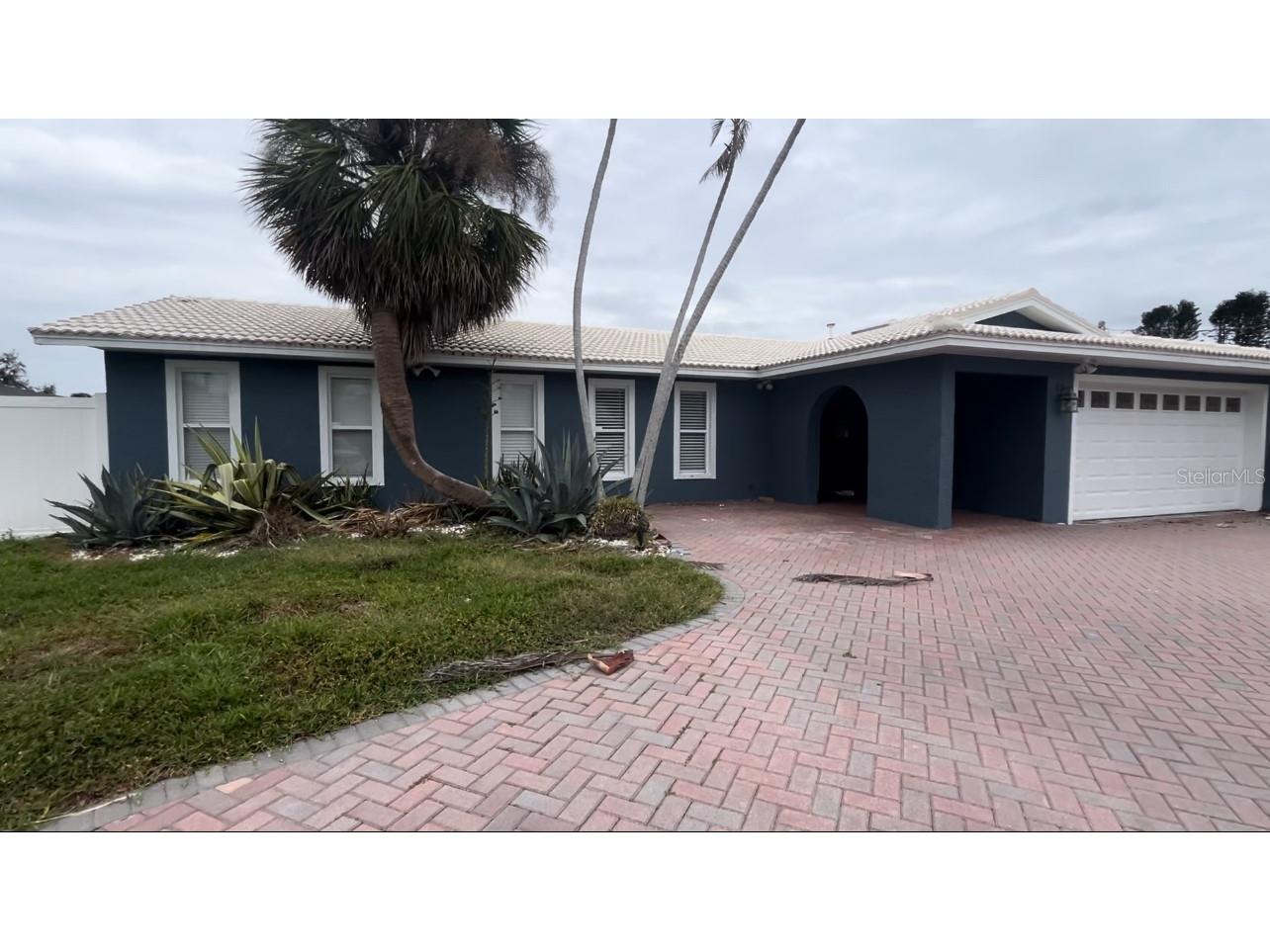 1381 49th Avenue NE Saint Petersburg FL 33703 TB8324713 image1