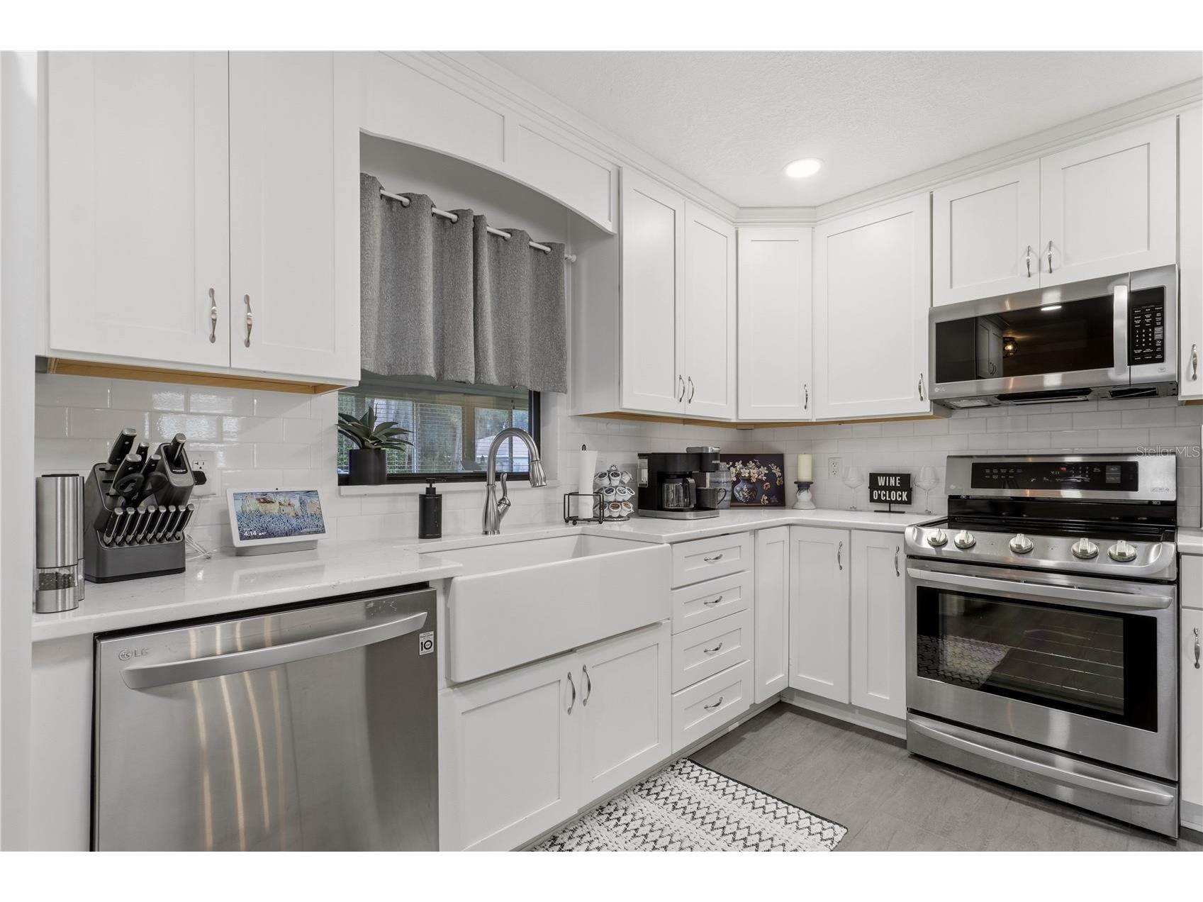 1381 Cr 446a Lake Panasoffkee FL 33538 G5113395 image17
