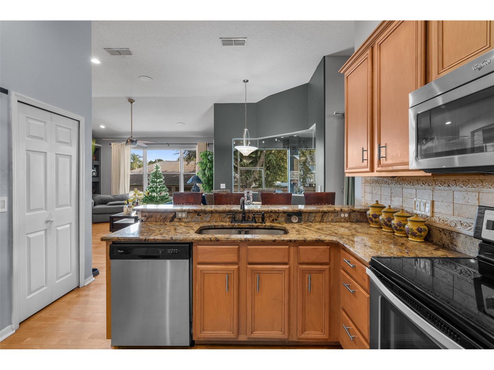 1381 Shelter Rock Road Orlando FL 32835 O6378857 image14