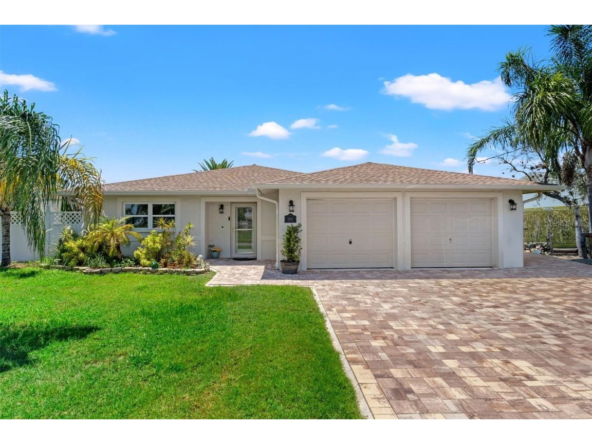 13811 Michelle Ave Hudson FL 34667 W7874177 image1