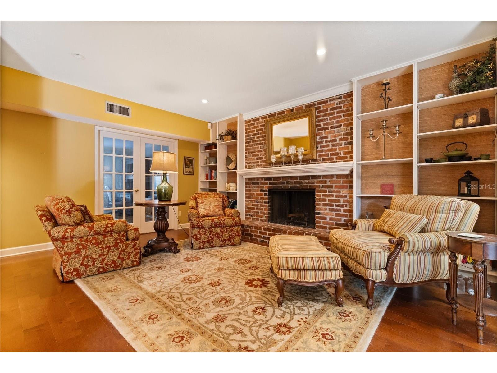 13817 Cypress Village Circle Tampa FL 33618 TB8417133 image3