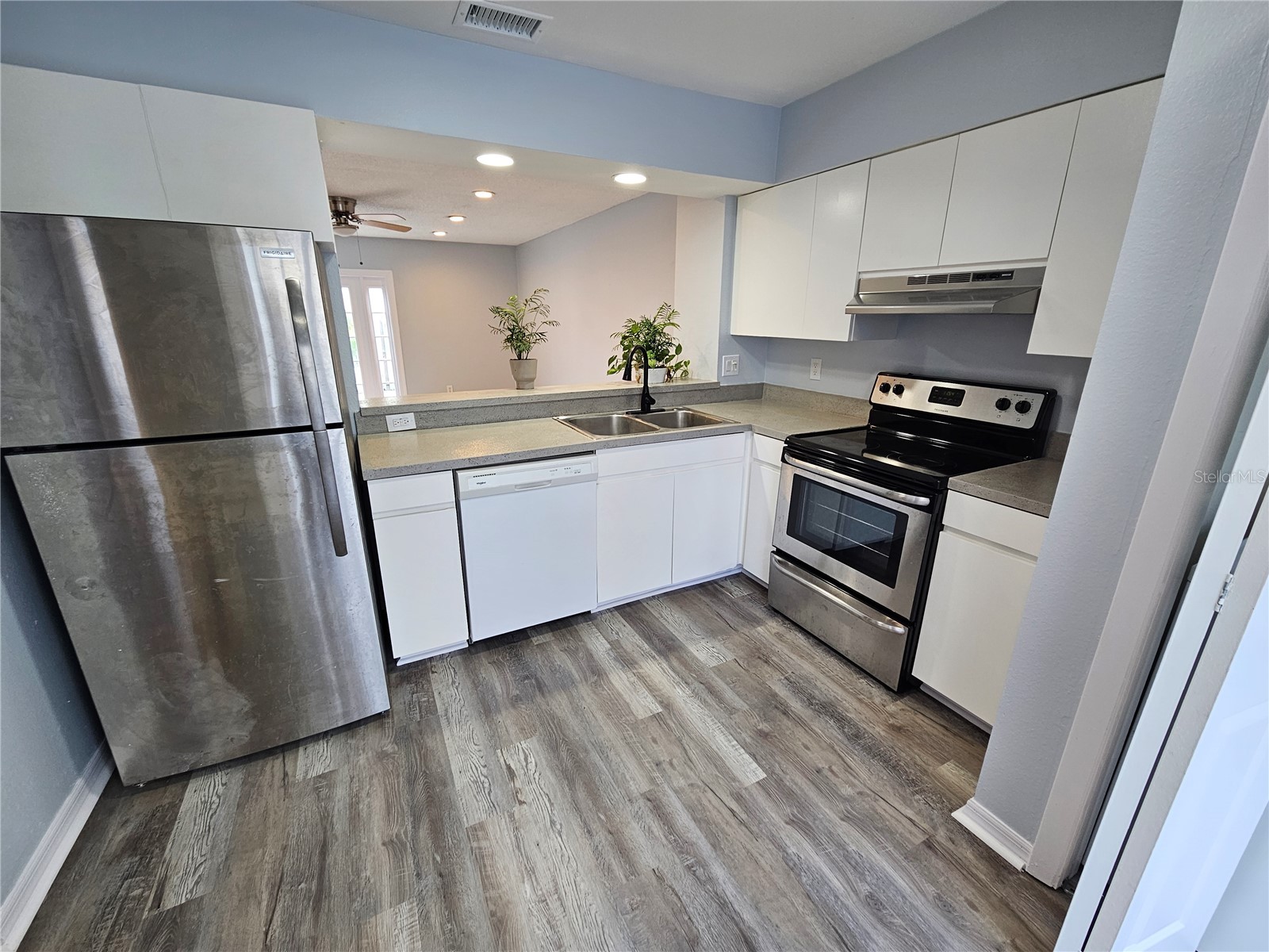 13817 Stone Mill Way Tampa FL 33613 A4697670 image2