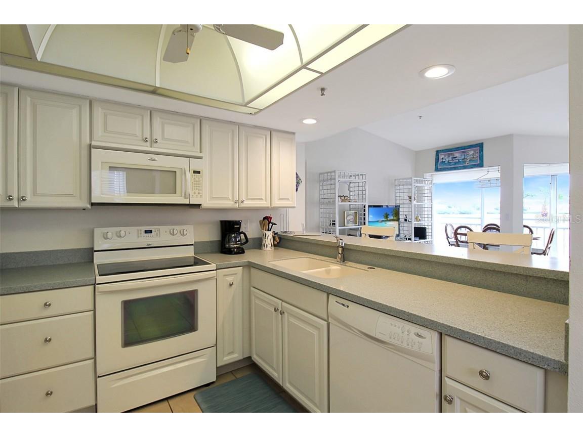 1382 Siesta Bayside Drive #1382-C Sarasota FL 34242 A4596171 image11