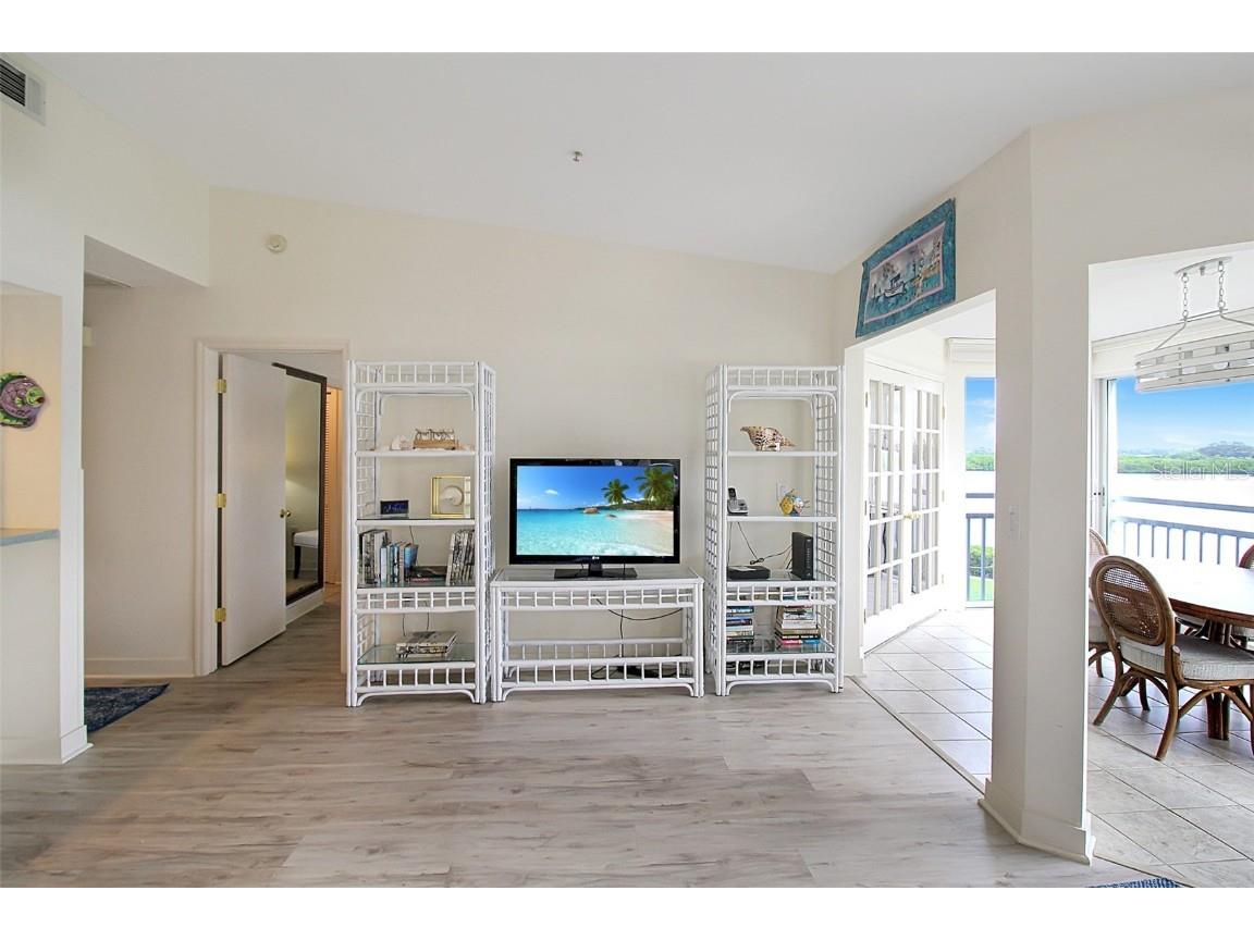 1382 Siesta Bayside Drive #1382-C Sarasota FL 34242 A4596171 image15