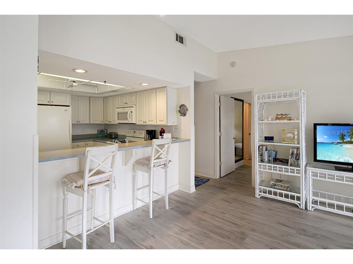 1382 Siesta Bayside Drive #1382-C Sarasota FL 34242 A4596171 image16