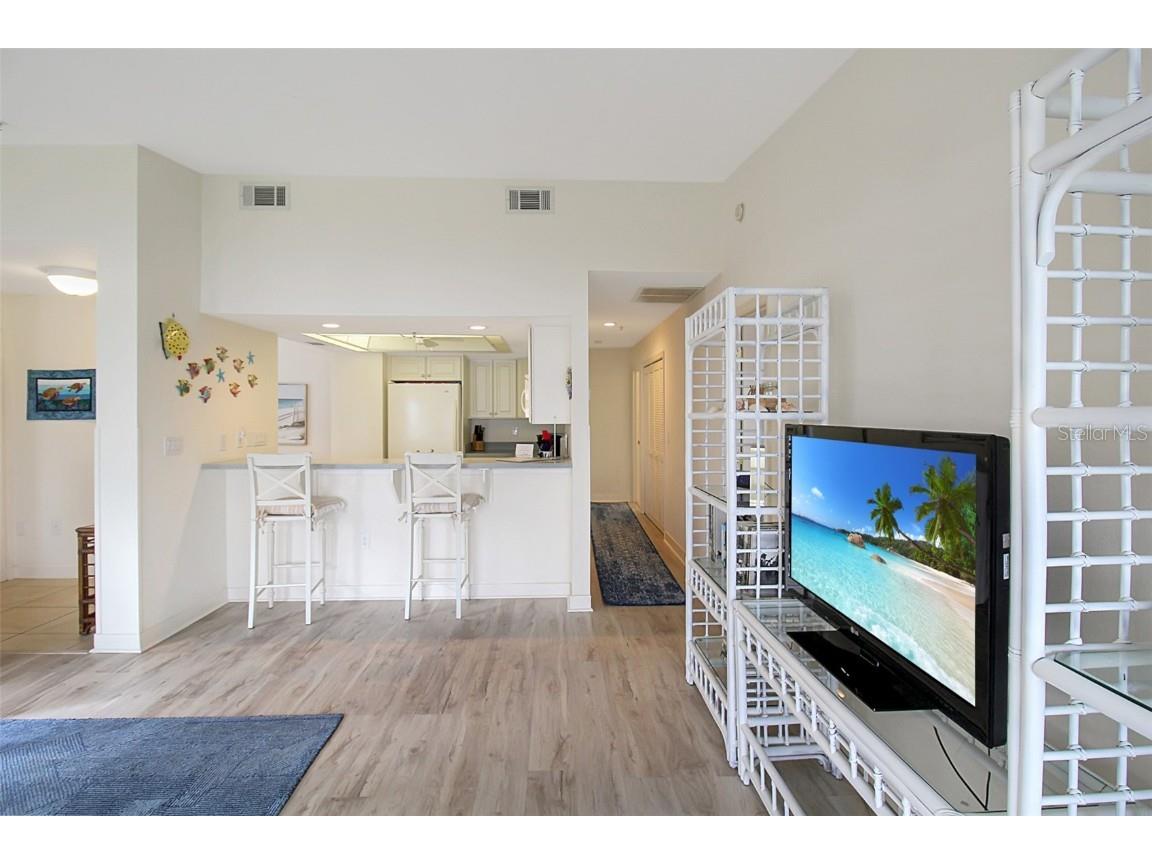 1382 Siesta Bayside Drive #1382-C Sarasota FL 34242 A4596171 image20