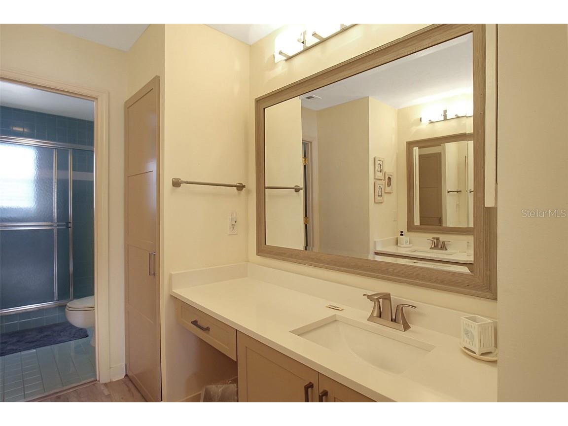 1382 Siesta Bayside Drive #1382-C Sarasota FL 34242 A4596171 image27