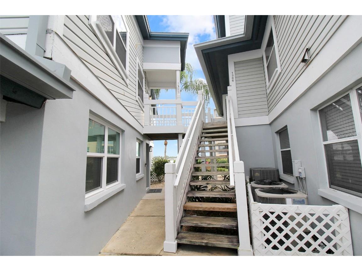 1382 Siesta Bayside Drive #1382-C Sarasota FL 34242 A4596171 image3