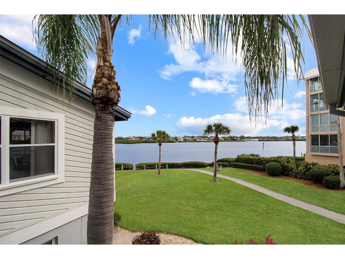 1382 Siesta Bayside Drive #1382-C Sarasota FL 34242 A4596171 image5