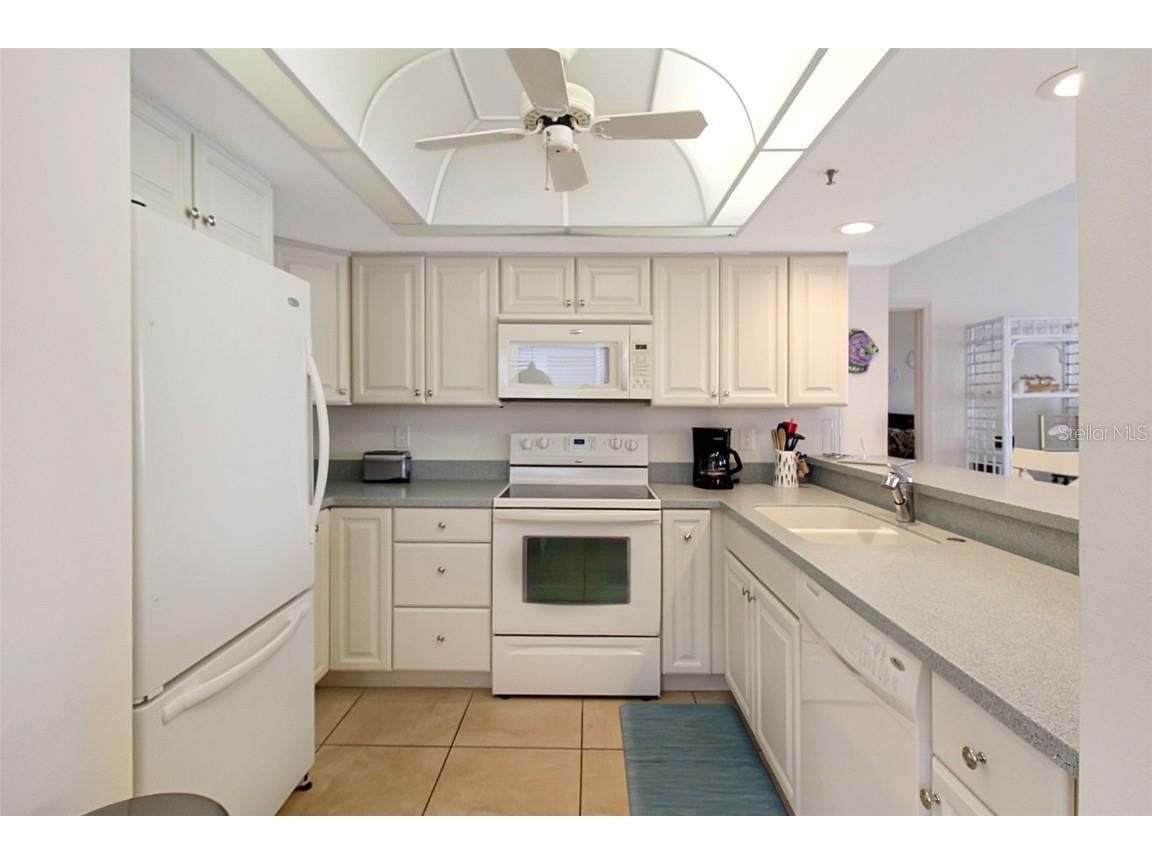 1382 Siesta Bayside Drive #1382-C Sarasota FL 34242 A4596171 image9