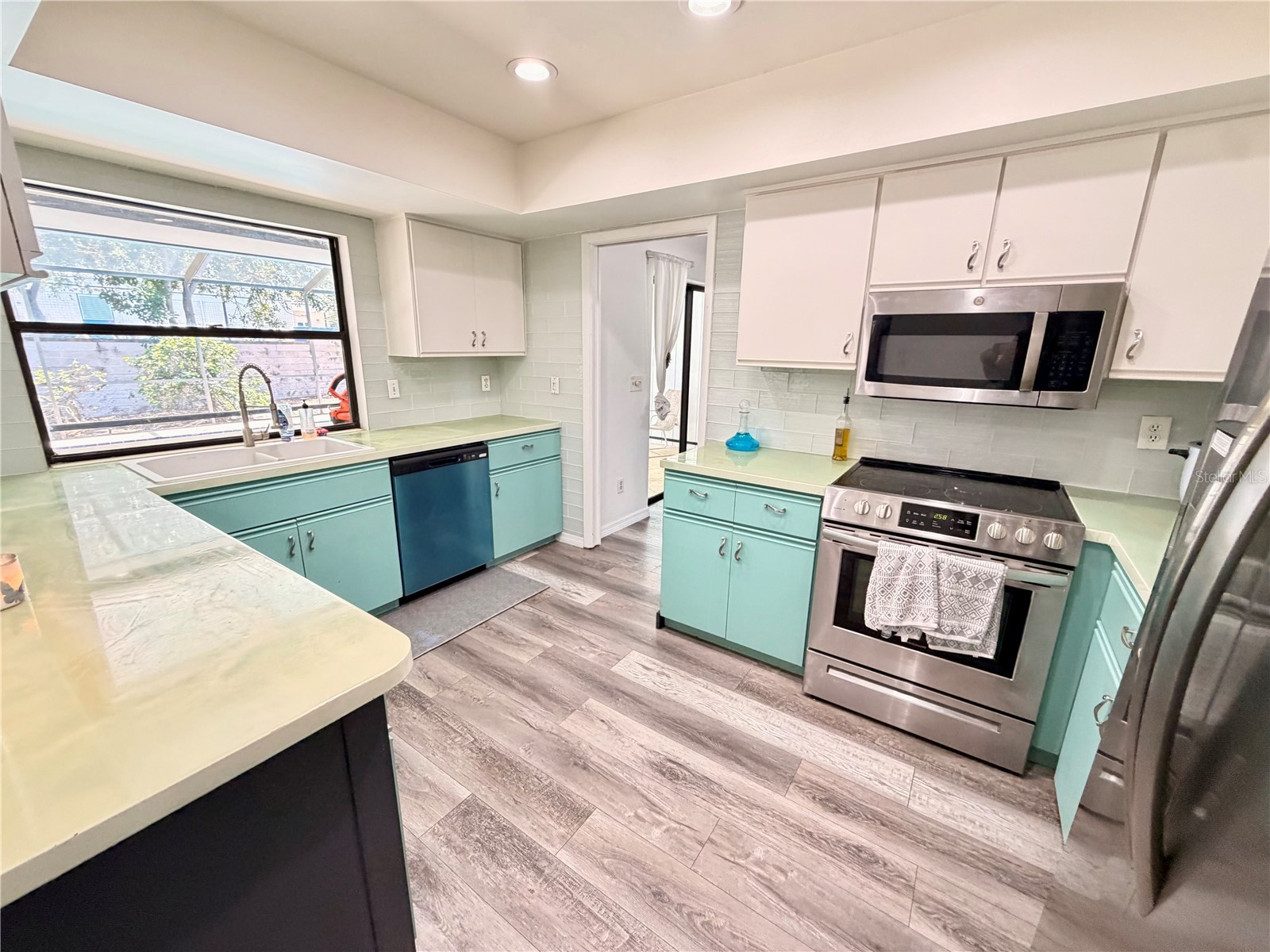 1382 Sutton Place Drive Palm Harbor FL 34683 W7886792 image12