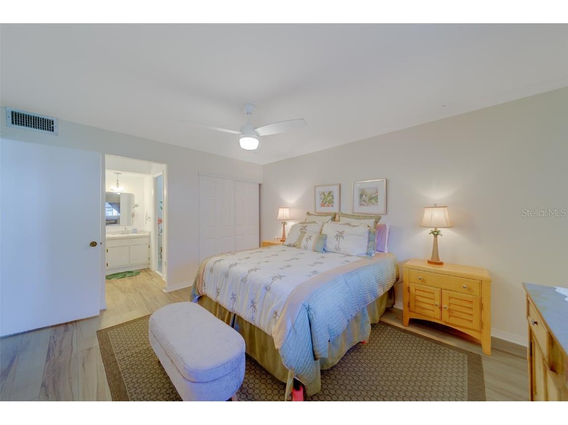 13827 Mission Oaks Boulevard Seminole FL 33776 TB8444716 image18