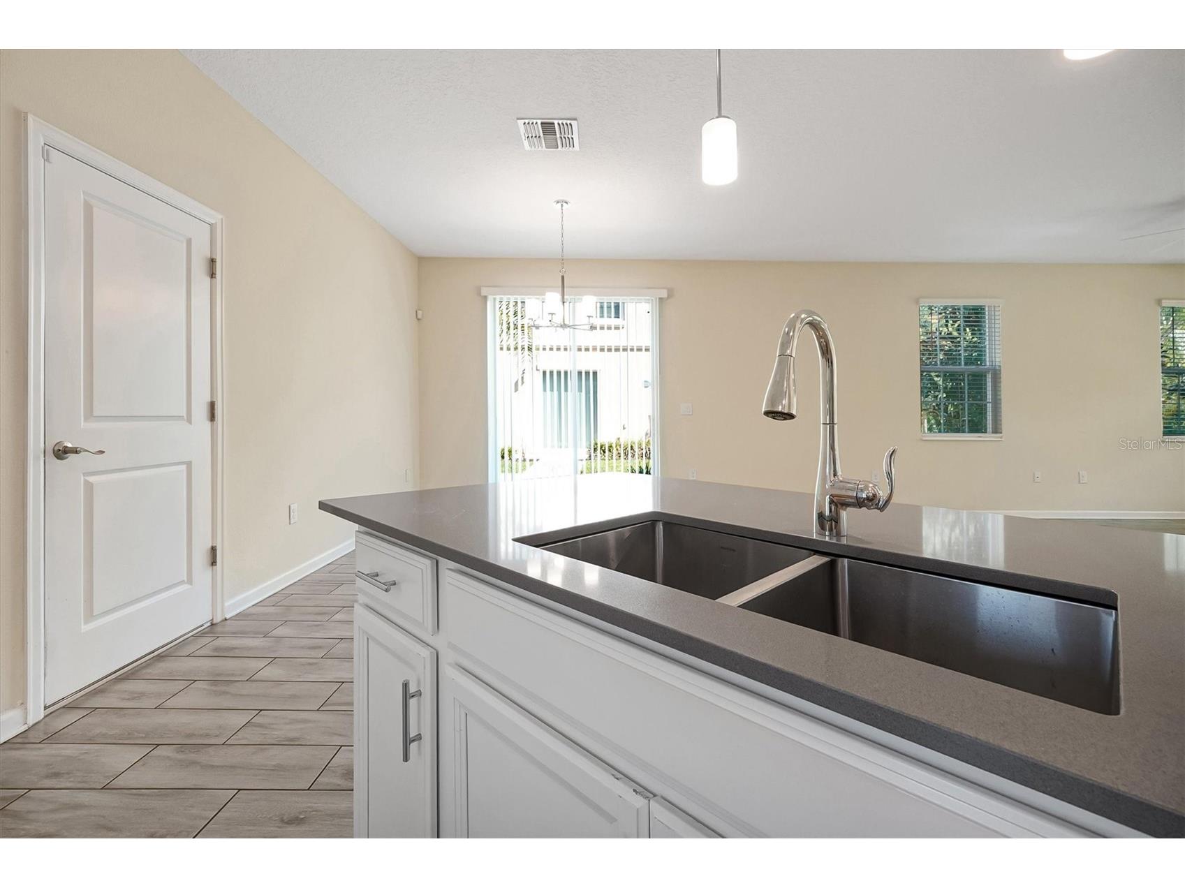 1383 Shinnecock Hills Drive Davenport FL 33896 O6420639 image17