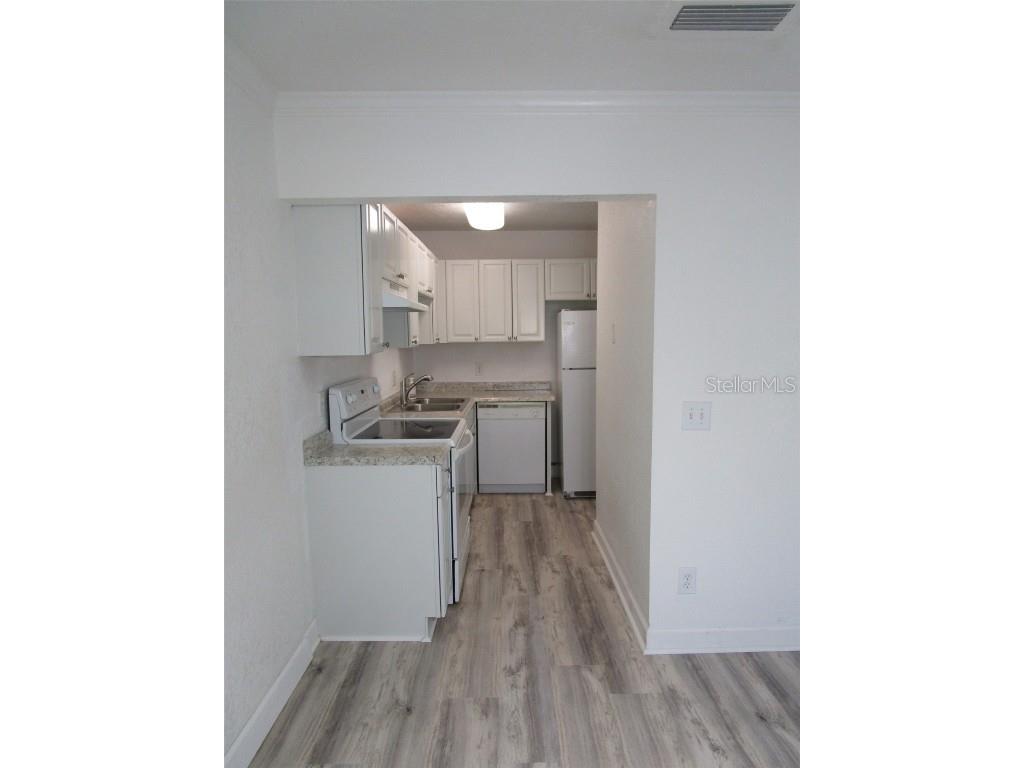 13831 Orange Sunset Drive #201 Tampa FL 33618 TB8430821 image8