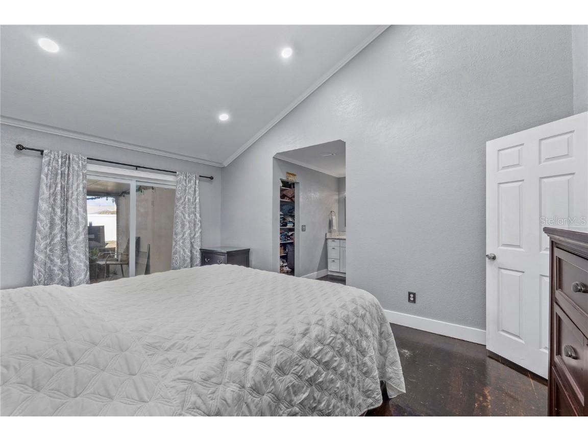 13834 Cherry Creek Drive Tampa FL 33618 TB8449466 image24