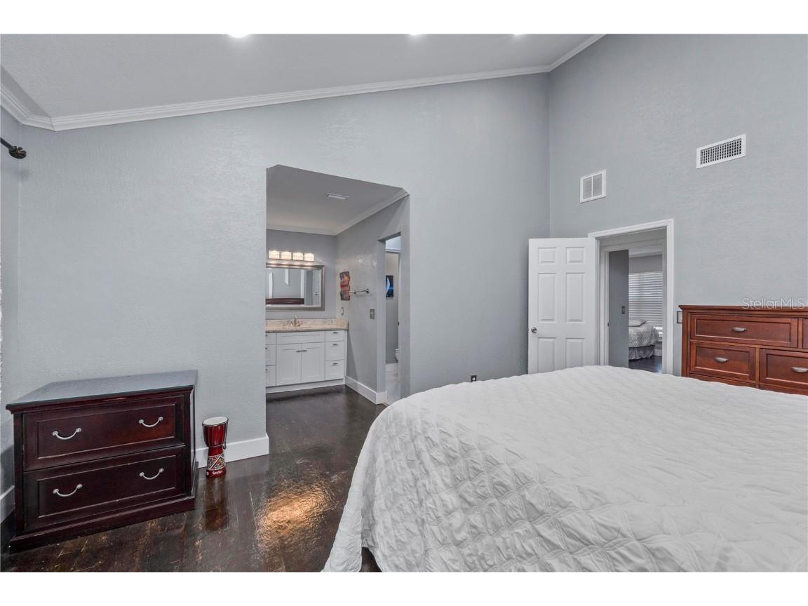 13834 Cherry Creek Drive Tampa FL 33618 TB8449466 image25