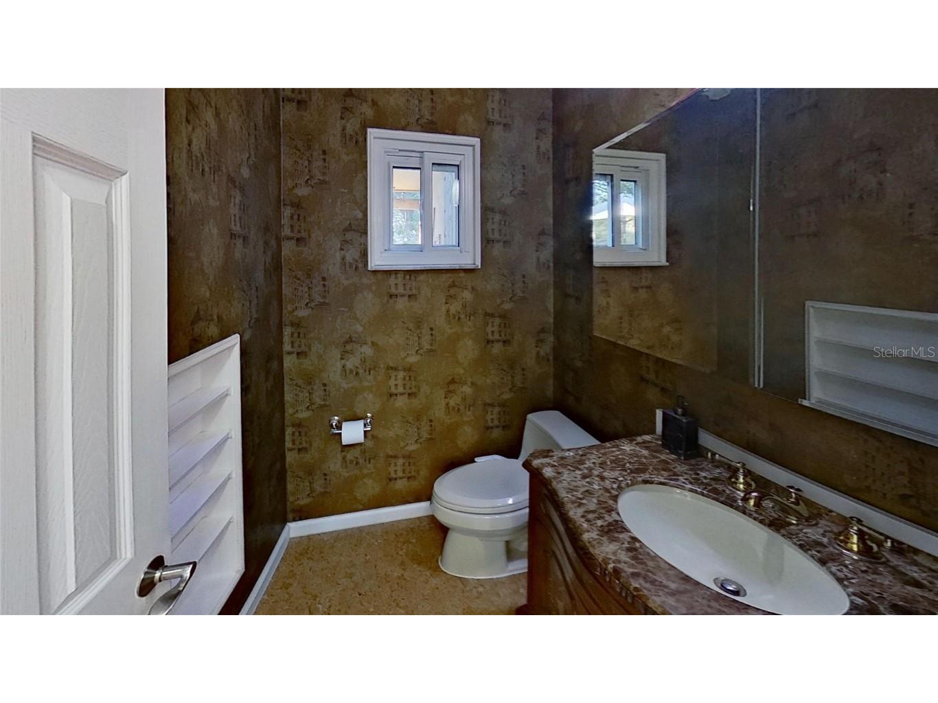 1385 43rd Street Sarasota FL 34234 A4671510 image19