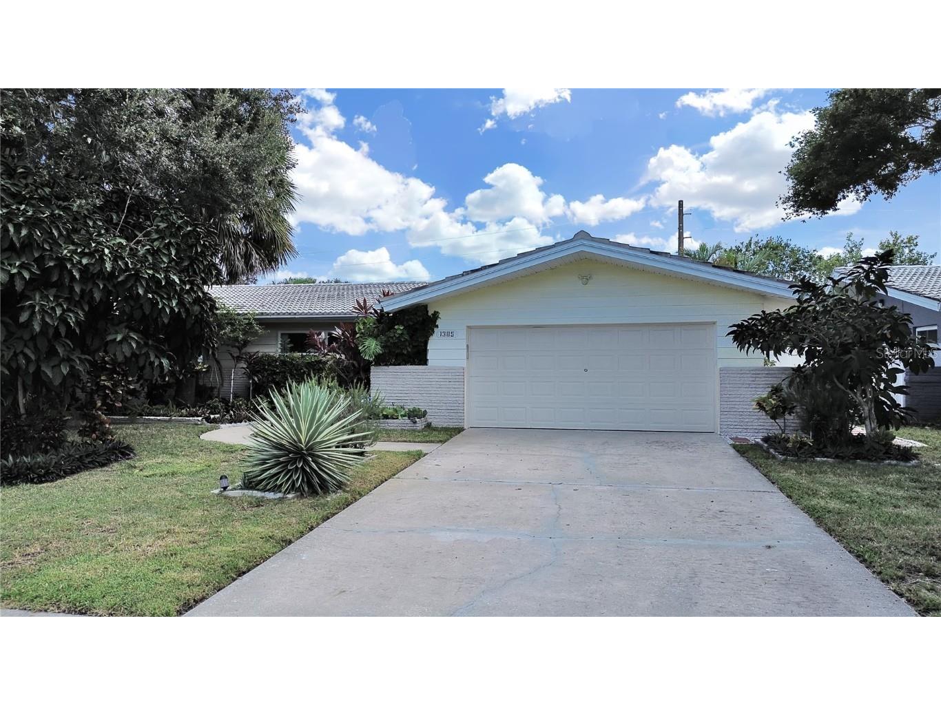 1385 Embassy Drive Clearwater FL 33764 TB8304227 image1