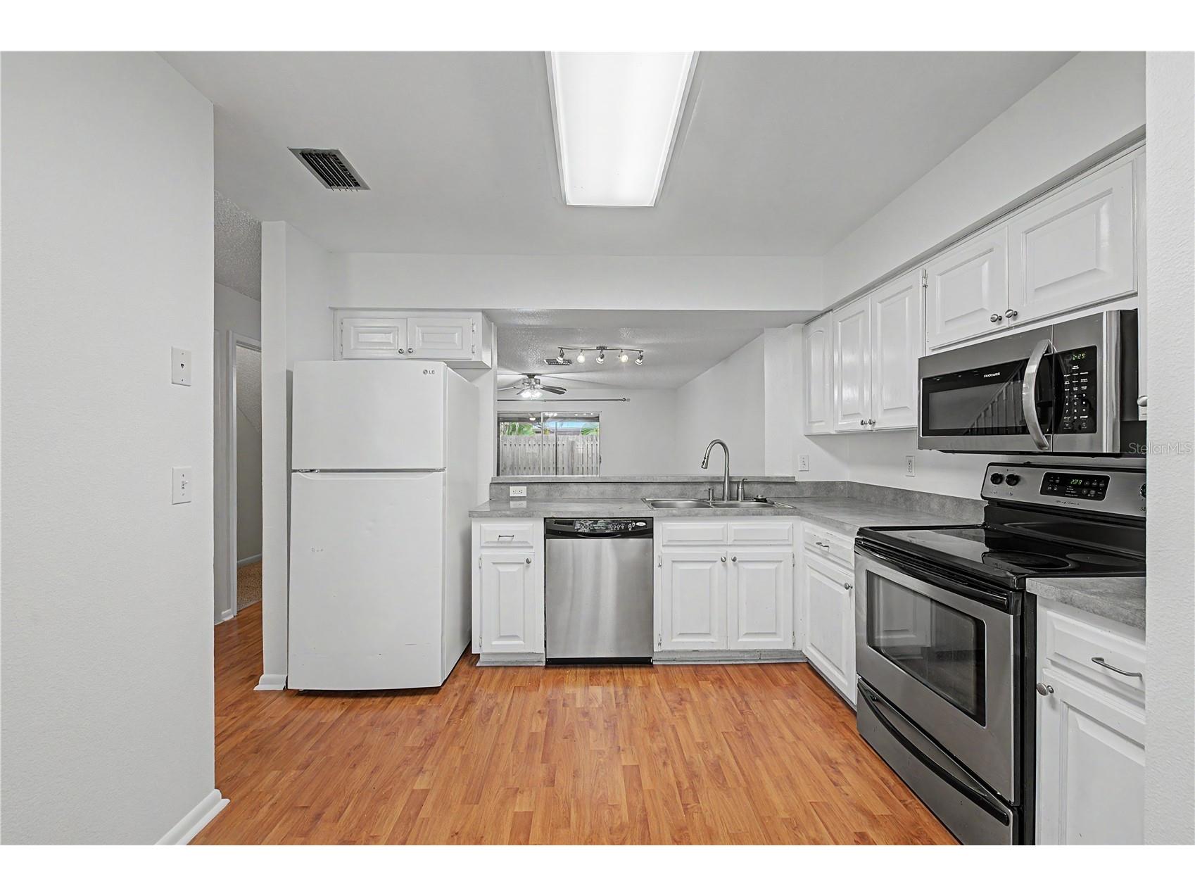 13856 Stone Mill Way Tampa FL 33613 TB8527601 image3
