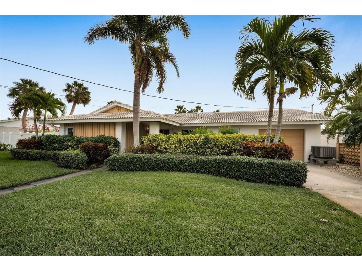 1386 40th Avenue NE Saint Petersburg FL 33703 TB8333452 image1