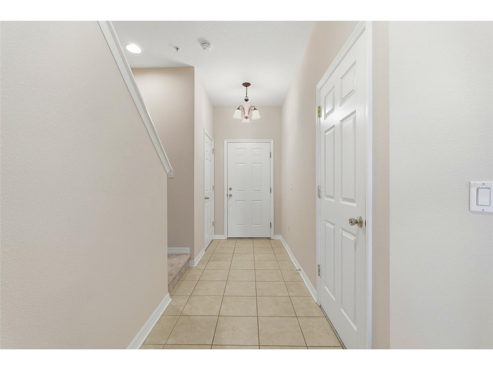 1386 Grantham Drive Sarasota FL 34234 A4689609 image2