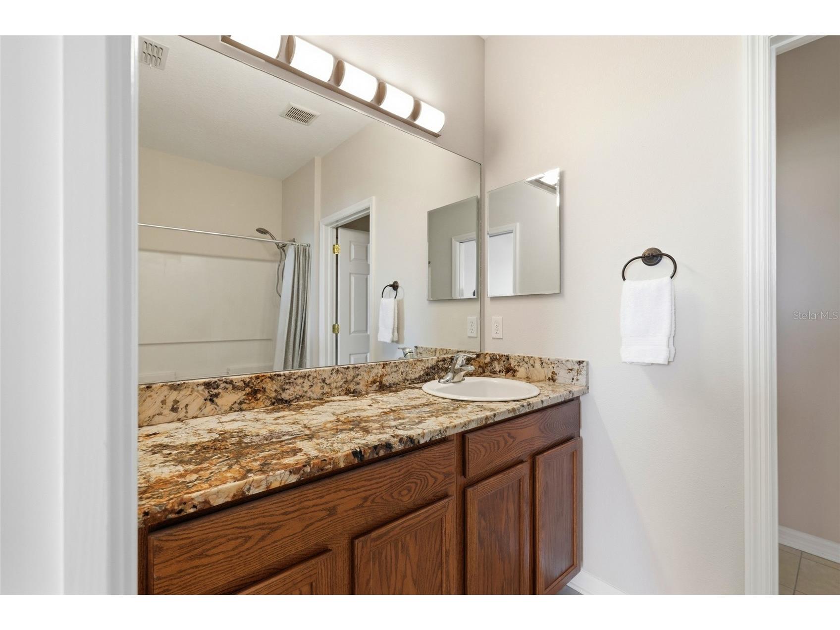 1386 Grantham Drive Sarasota FL 34234 A4689609 image20