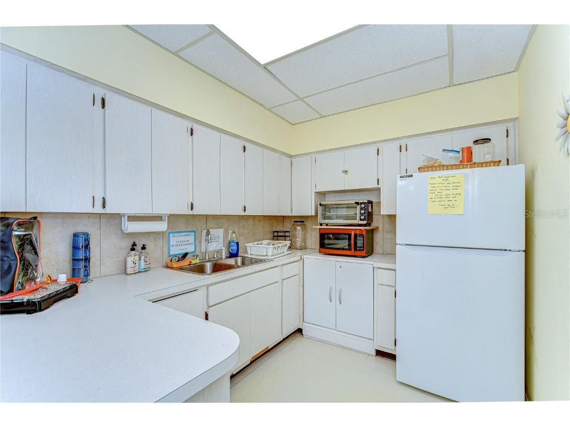 13870 Oakwood Lane Seminole FL 33776 TB8453372 image36