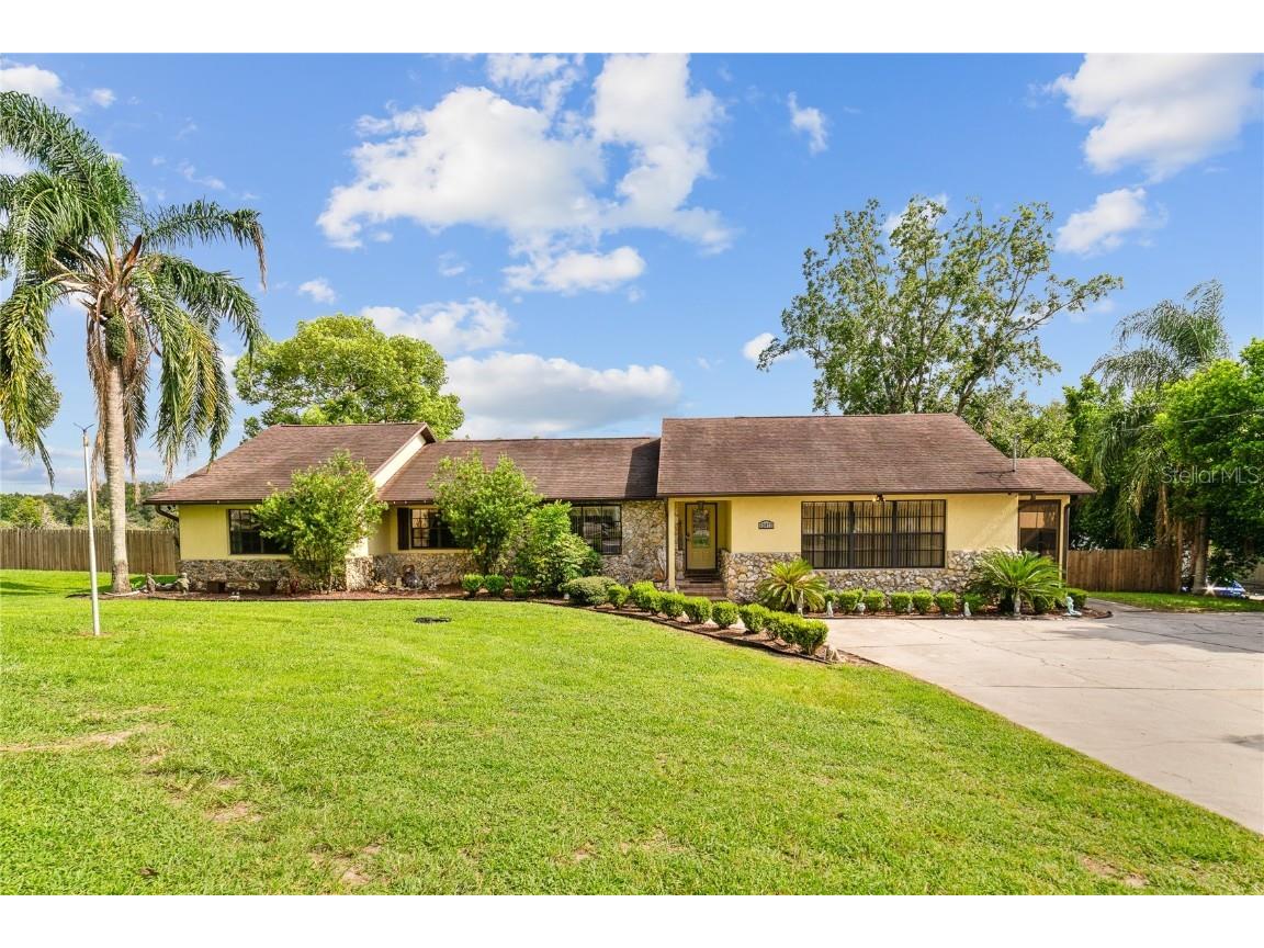 13872 Se Highway 42 Weirsdale FL 32195 O6126877 image1