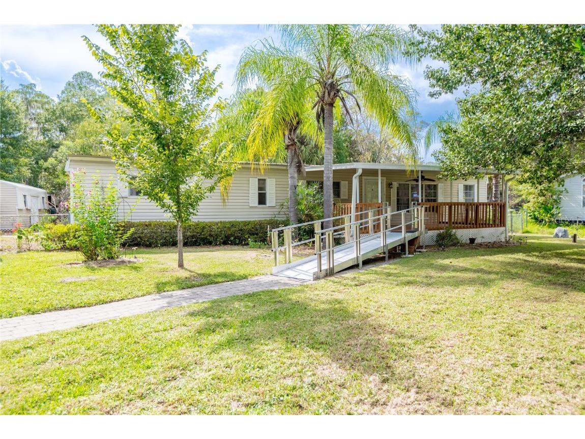 1388 SE State Road 21 Melrose FL 32666 - CANAL TO LAKE SANTA FE GC508231 image1