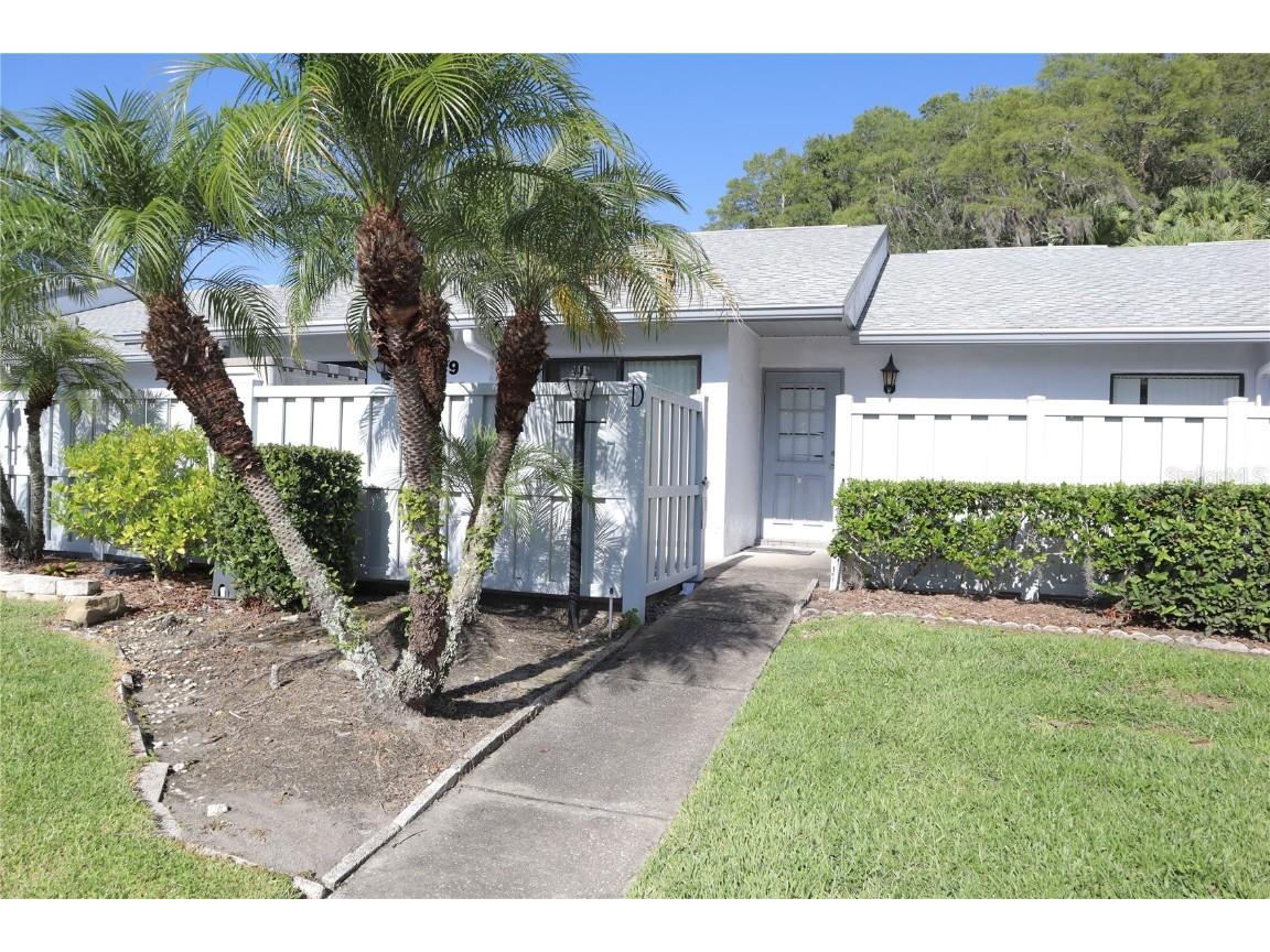 1389 Pine Ridge Circle E #D8 Tarpon Springs FL 34688 TB8418639 image1