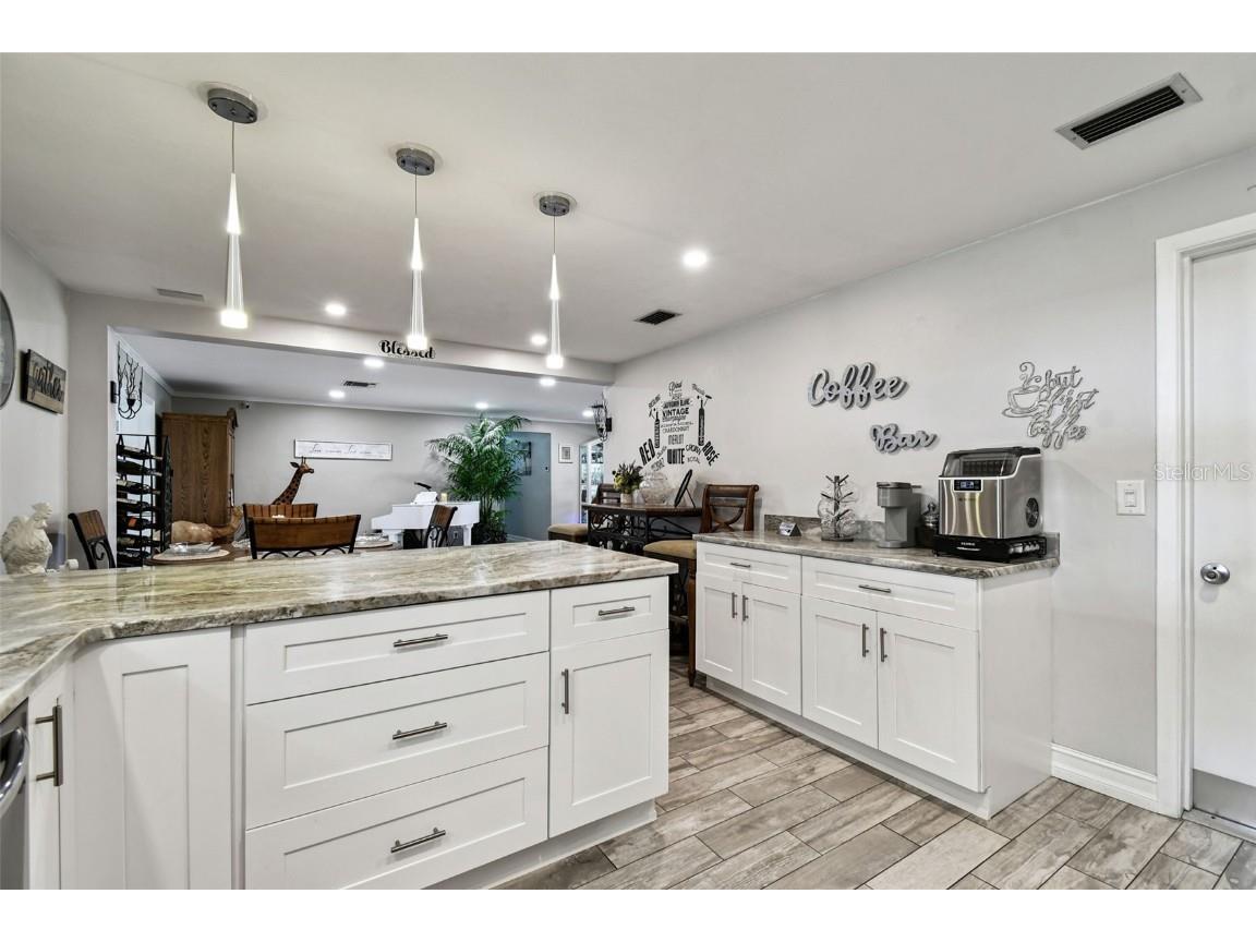 1389 Seabreeze Street Clearwater FL 33756 TB8433763 image14