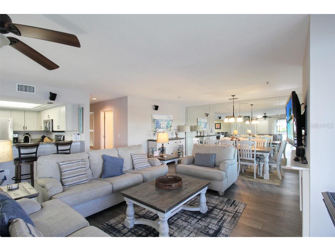 1389 Siesta Bayside Drive #1389-F Sarasota FL 34242 A4593062 image13