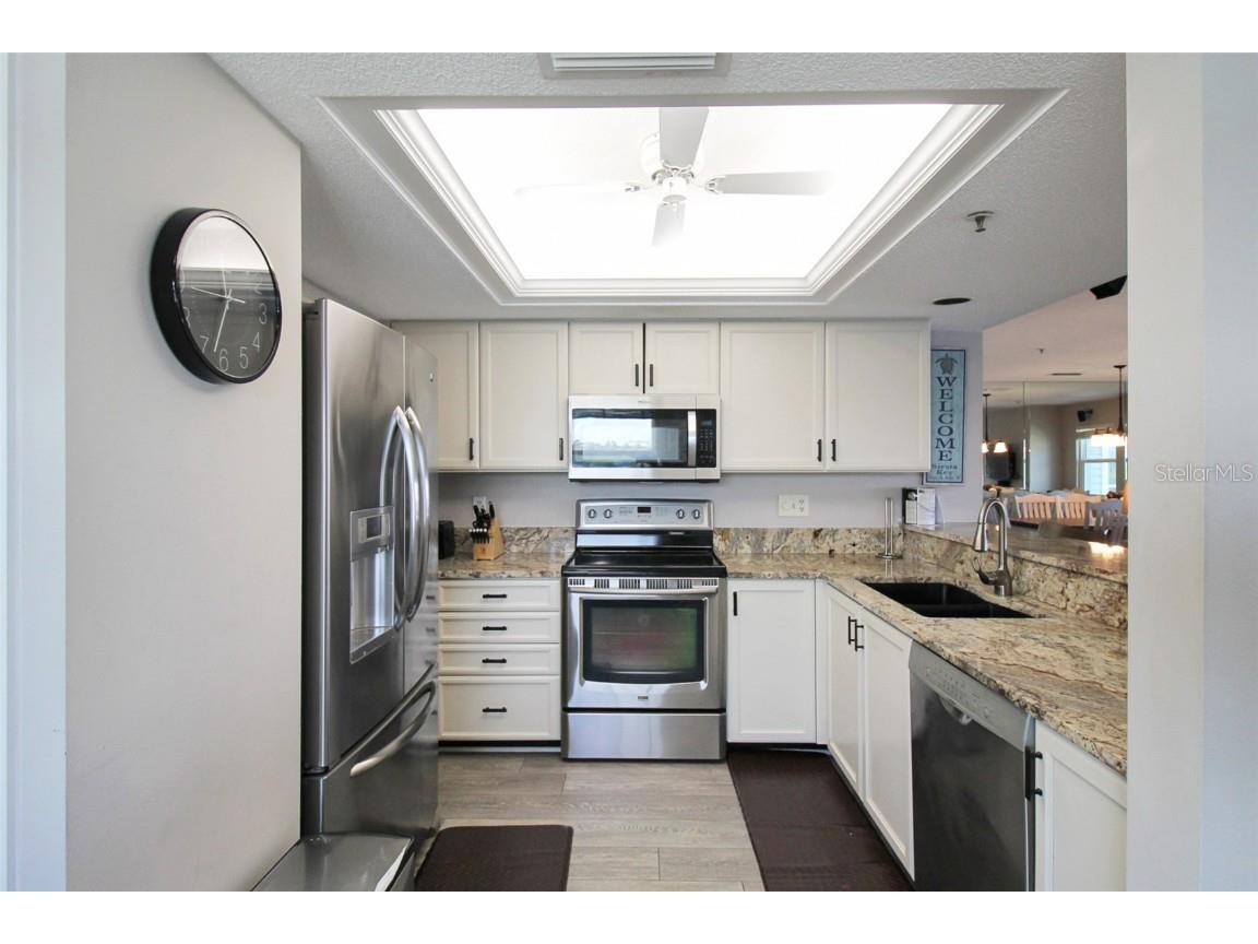 1389 Siesta Bayside Drive #1389-F Sarasota FL 34242 A4593062 image16