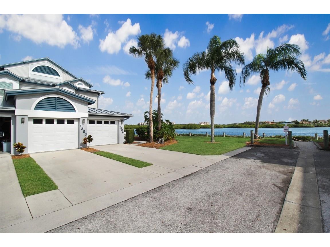 1389 Siesta Bayside Drive #1389-F Sarasota FL 34242 A4593062 image2