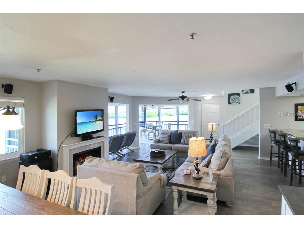 1389 Siesta Bayside Drive #1389-F Sarasota FL 34242 A4593062 image27