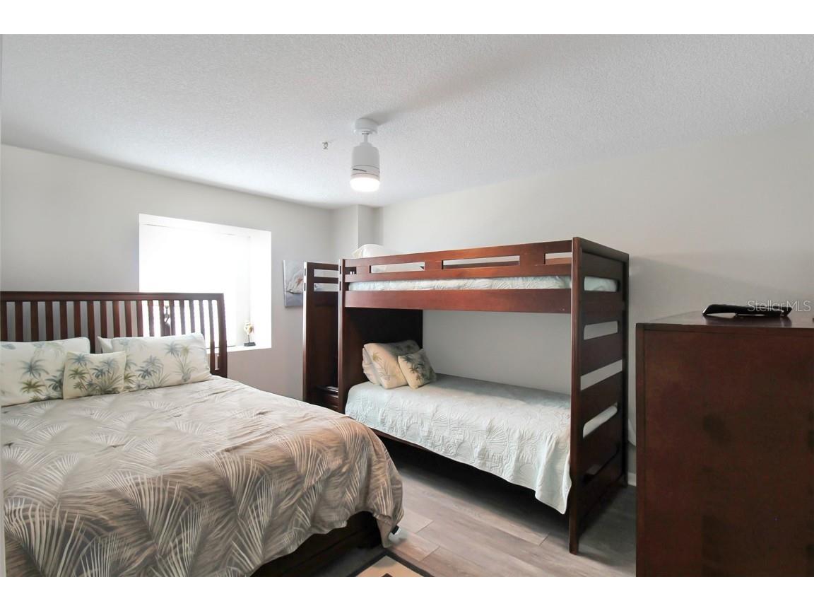 1389 Siesta Bayside Drive #1389-F Sarasota FL 34242 A4593062 image33