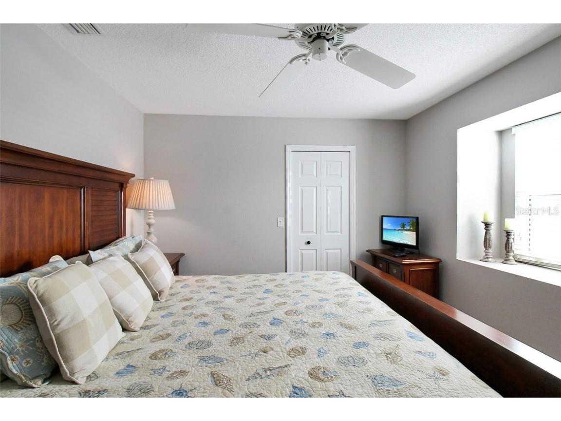 1389 Siesta Bayside Drive #1389-F Sarasota FL 34242 A4593062 image37