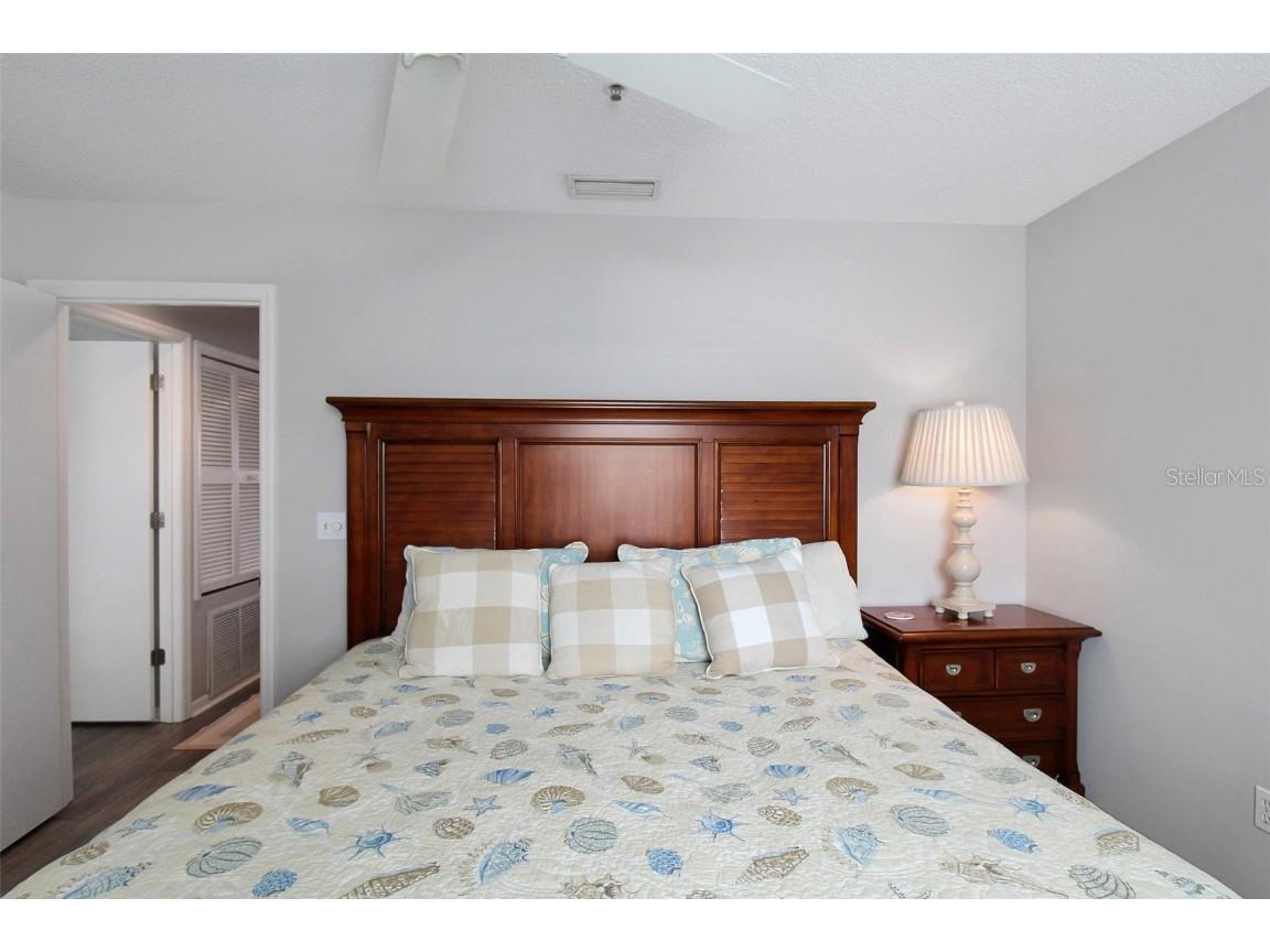 1389 Siesta Bayside Drive #1389-F Sarasota FL 34242 A4593062 image38