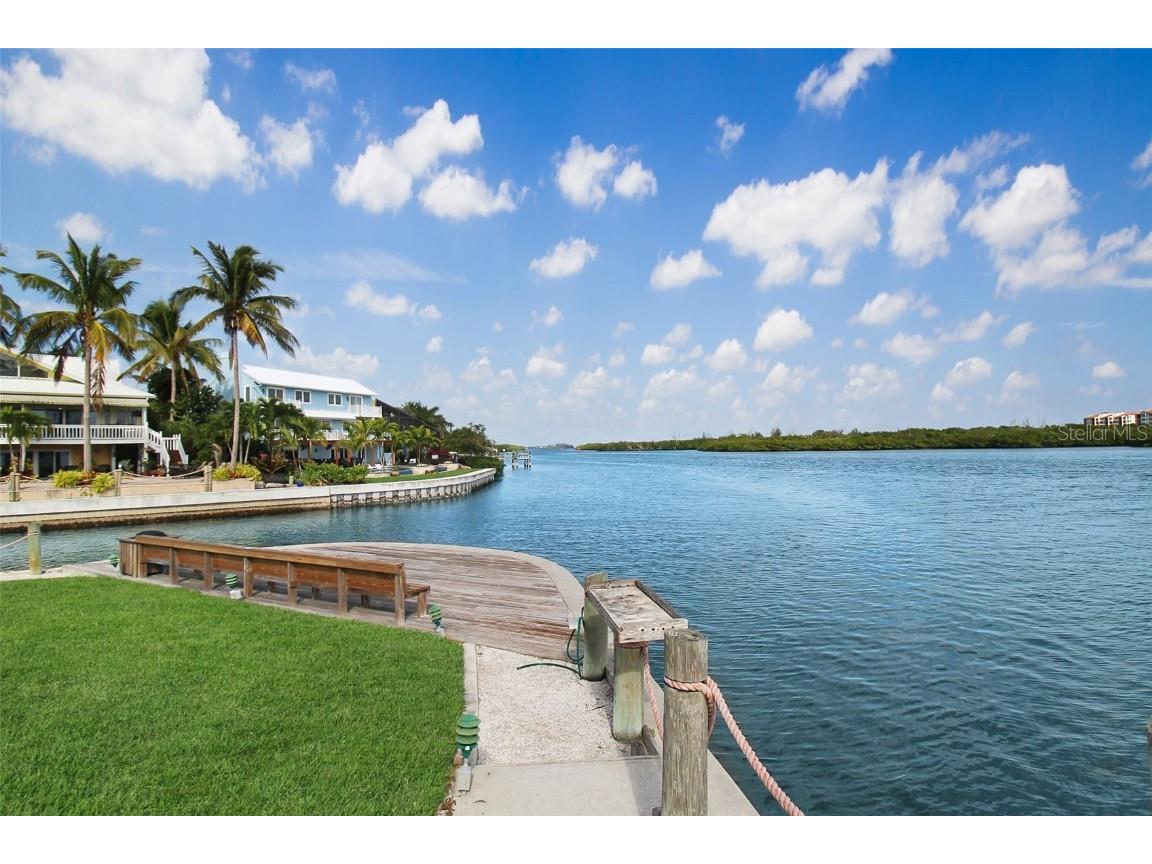 1389 Siesta Bayside Drive #1389-F Sarasota FL 34242 A4593062 image4