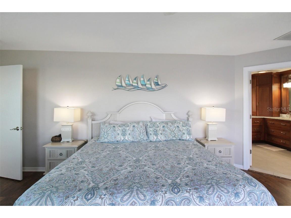 1389 Siesta Bayside Drive #1389-F Sarasota FL 34242 A4593062 image44