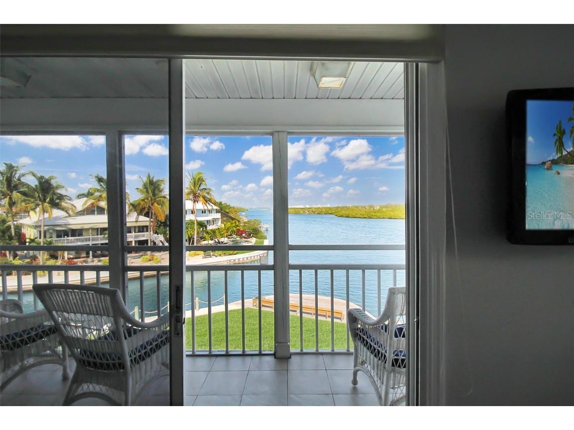 1389 Siesta Bayside Drive #1389-F Sarasota FL 34242 A4593062 image45