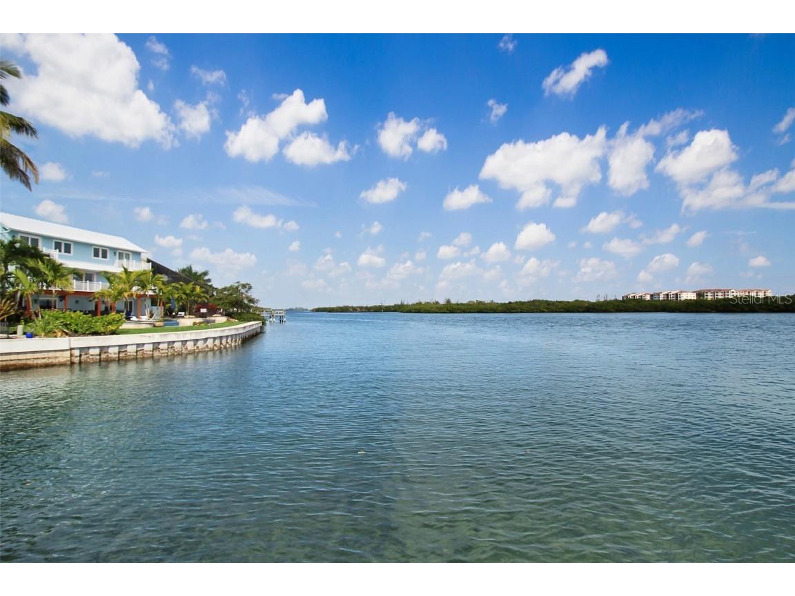 1389 Siesta Bayside Drive #1389-F Sarasota FL 34242 A4593062 image5