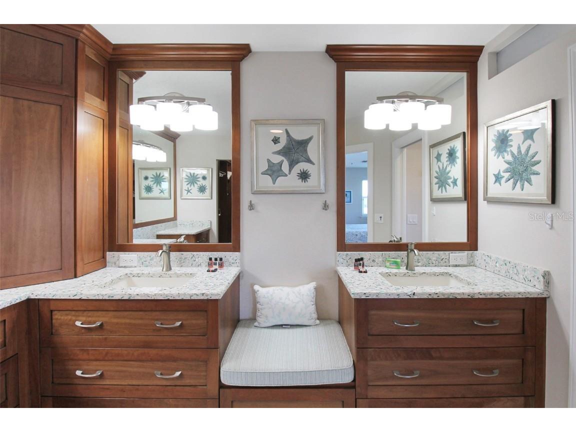 1389 Siesta Bayside Drive #1389-F Sarasota FL 34242 A4593062 image51