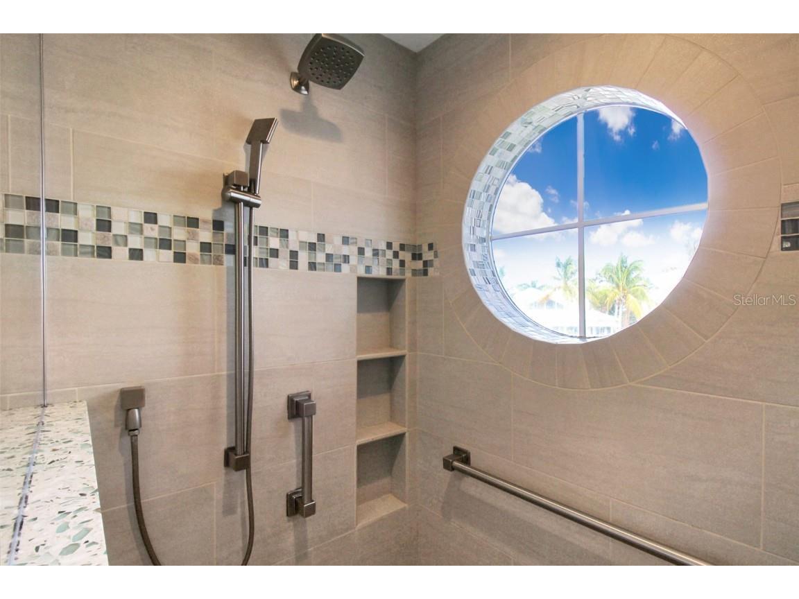 1389 Siesta Bayside Drive #1389-F Sarasota FL 34242 A4593062 image53