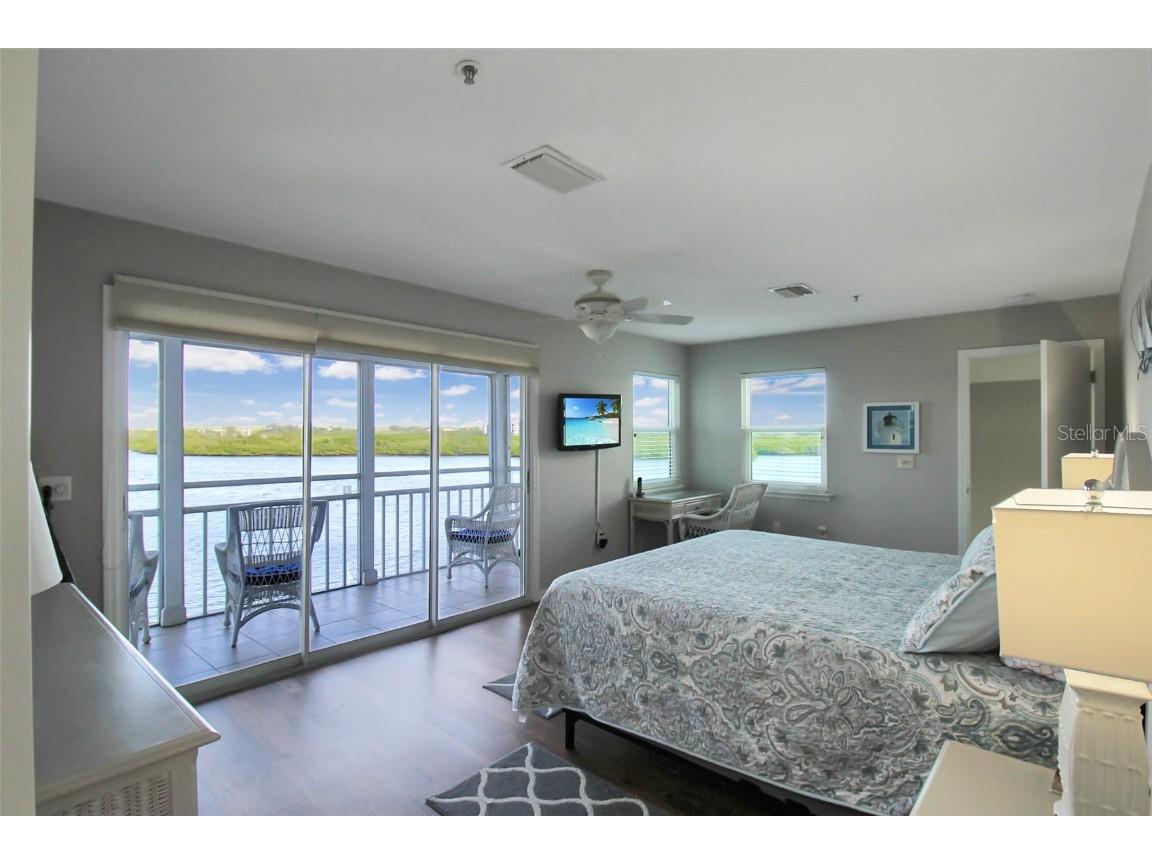 1389 Siesta Bayside Drive #1389-F Sarasota FL 34242 A4593062 image54