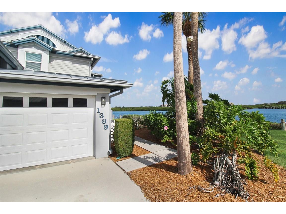1389 Siesta Bayside Drive #1389-F Sarasota FL 34242 A4593062 image8