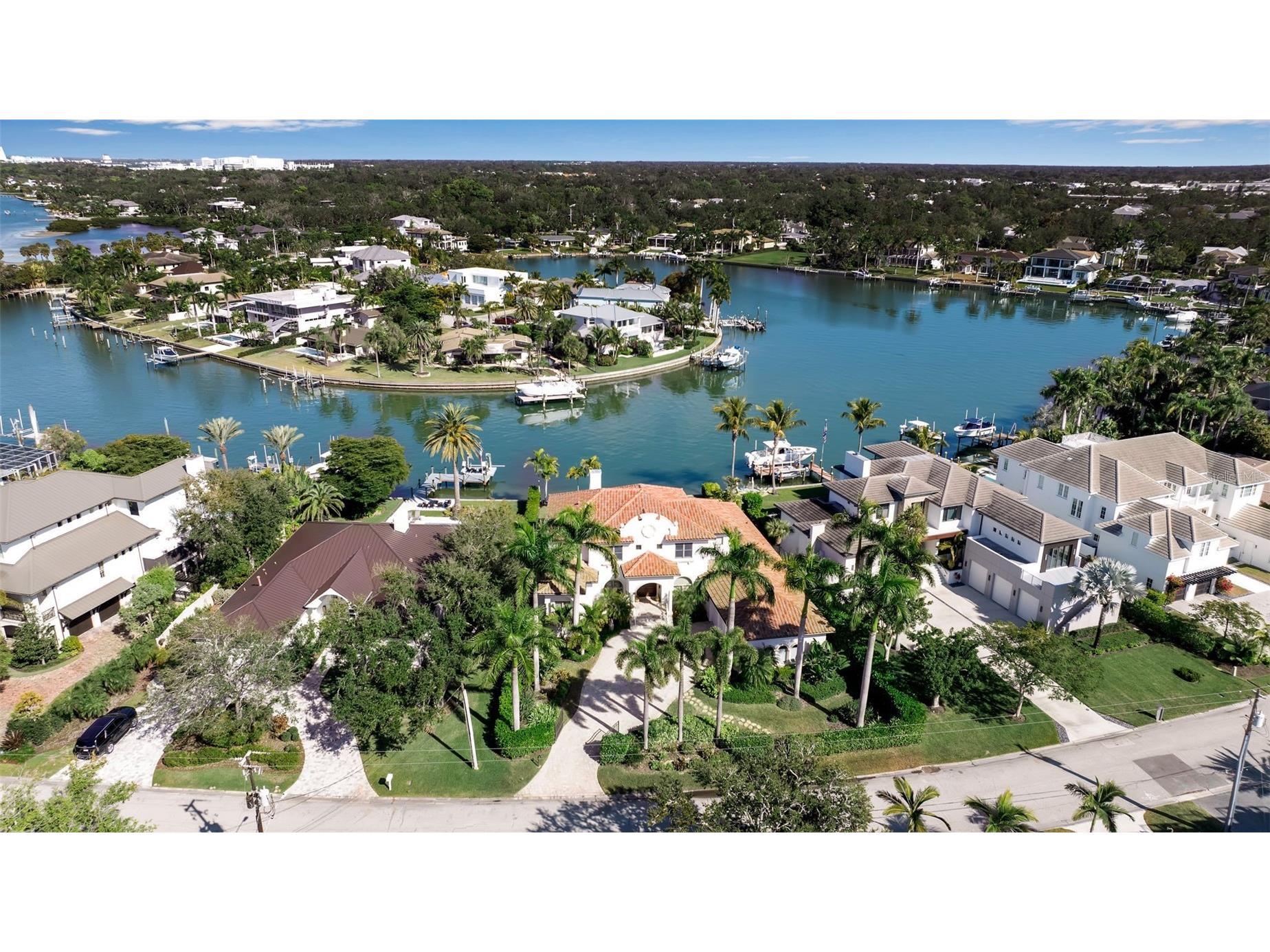 1389 Tangier Way Sarasota FL 34239 - SARASOTA BAY A4677509 image3