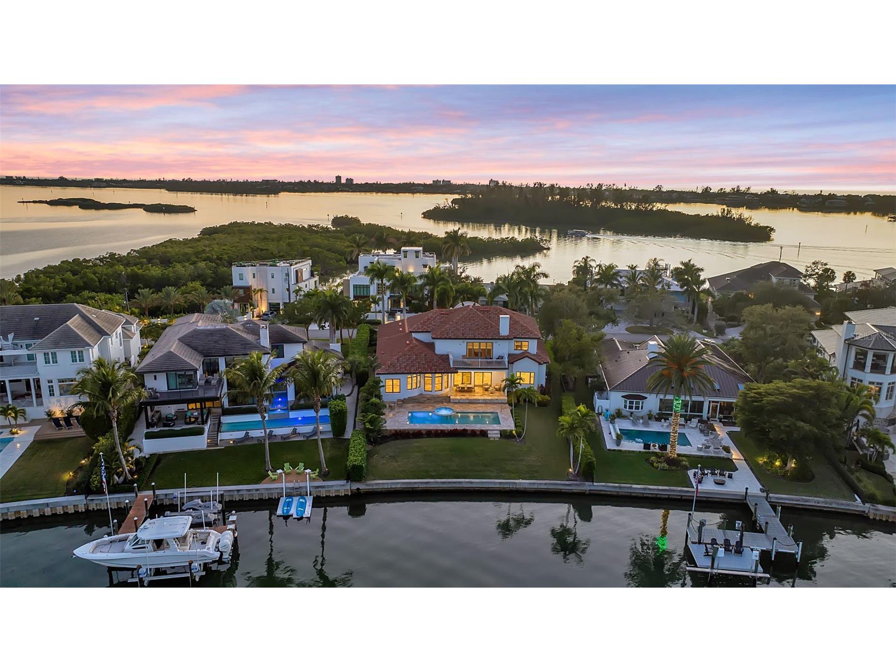 1389 Tangier Way Sarasota FL 34239 - SARASOTA BAY A4677509 image4