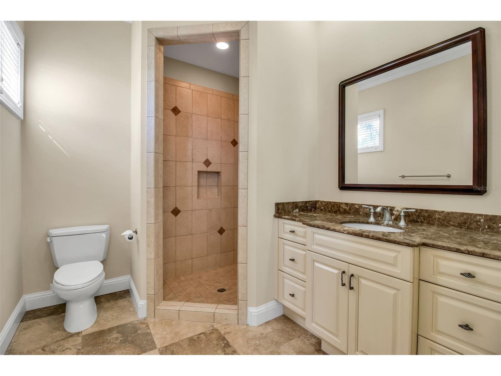 1389 Tangier Way Sarasota FL 34239 - SARASOTA BAY A4677509 image43